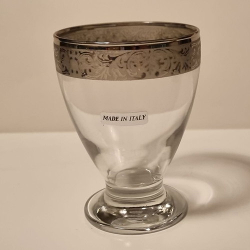 Set of 6 new Italian water glasses with rim design