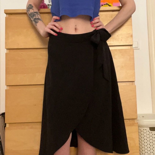 Monki midi black skirt size S/36 like new