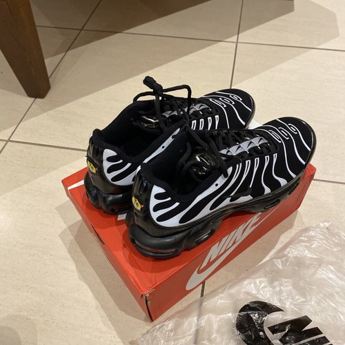Nike Tn men's shoes black/white new size 45