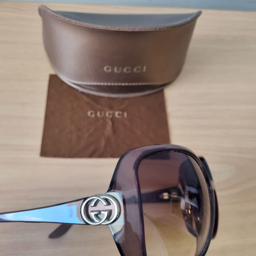 Gucci sunglasses like new with gradient lenses and case