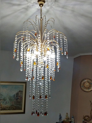Six-light living room chandelier like new with crystals