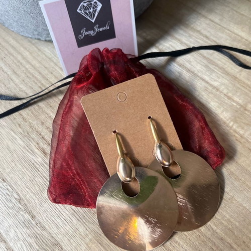 Brass dangle earrings new, gold color