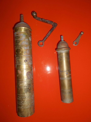 Μπρούτζινοι χειροκίνητοι μύλοι καφέ μεταχειρισμένοι, μεγάλος και μικρός