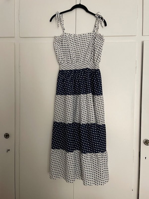 Vintage midi dress white and blue polka dots medium used