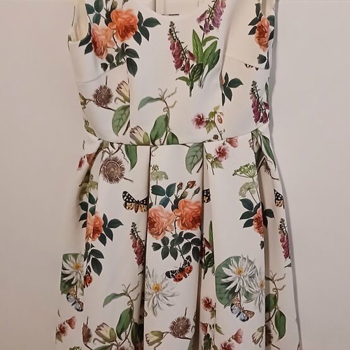 Yumi London floral dress size 38 like new