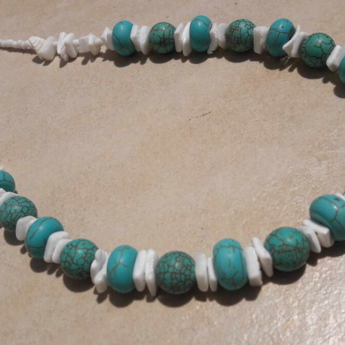 Necklace handmade from howlite and white spacer beads, new