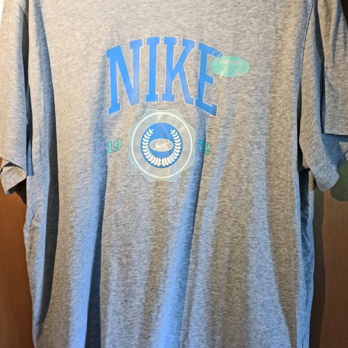 Nike gray T-shirt size XL like new