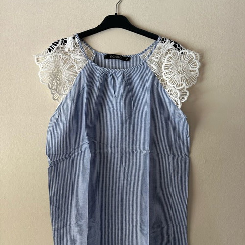 Figaro short-sleeve blouse like new, size M, white and blue