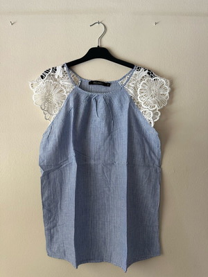 Figaro short-sleeve blouse like new, size M, white and blue