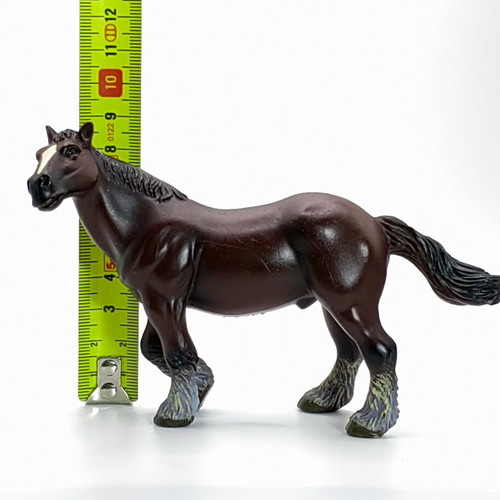 Clydesdale Horse Figures set like new, plastic, adult and foal