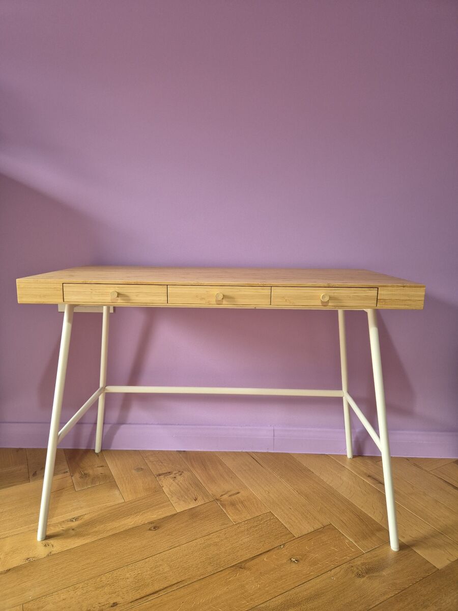 IKEA LILLÅSEN Desk like new, 102x49x74 cm - € 89,00 - Vendora.cy