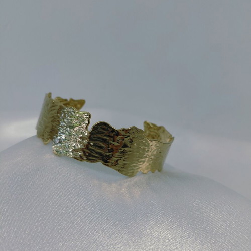Stainless Steel Hypoallergenic Bracelets in Gold and Silver Colors