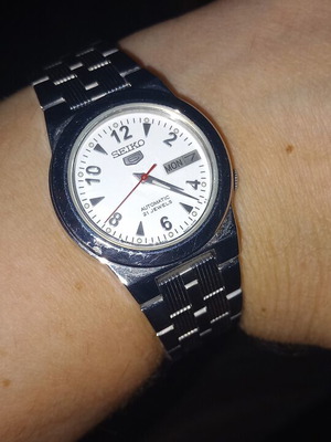 Ρολόι Seiko 5 Automatic, λευκό καντράν, ανοξείδωτο ατσάλι