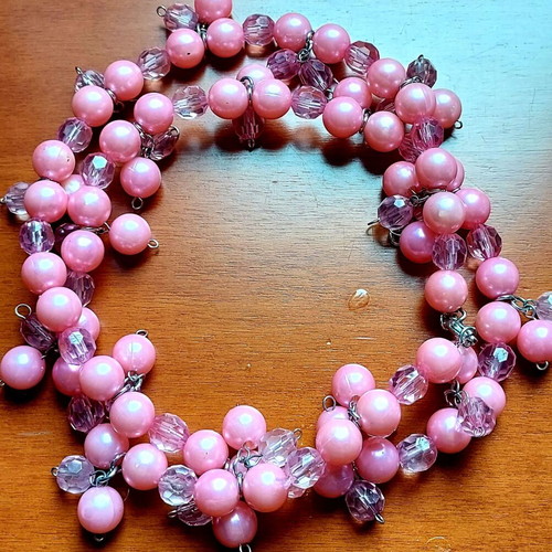Pink Beaded Necklace vintage, like new
