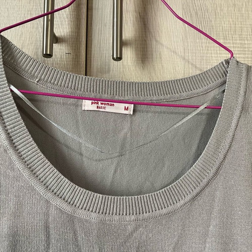 Pink Woman blouse medium gray like new with 3/4 sleeves