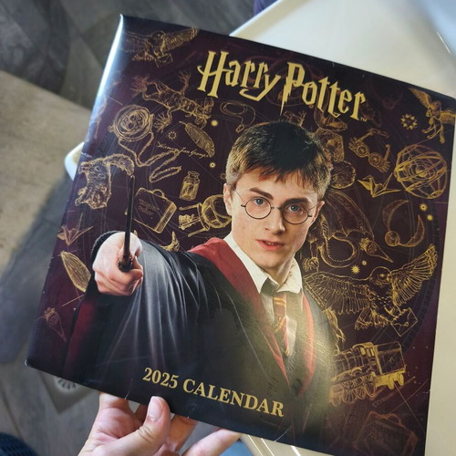 Harry Potter 2025 calendar like new