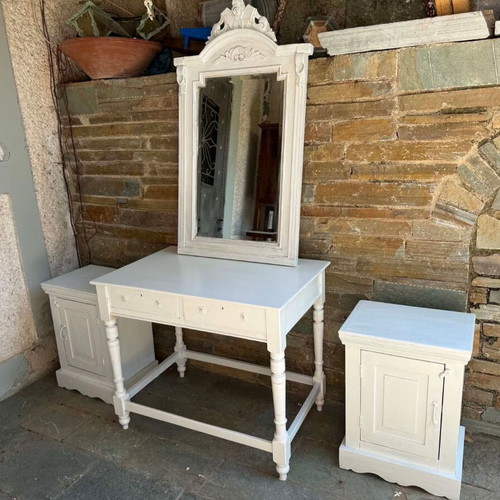 Vintage white dressing table with bijou mirror