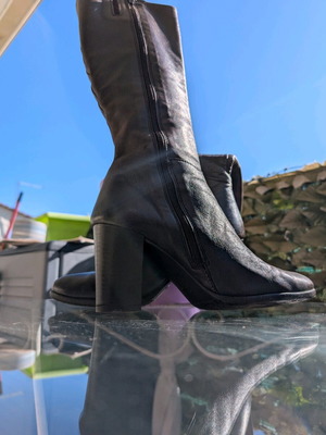Leather boots brown like new, size 37, made in Italy