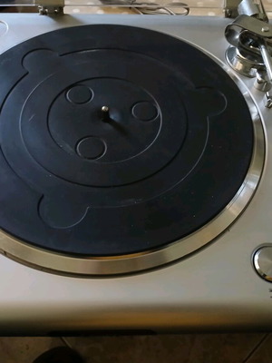 Lenco L-78 turntable used with digital USB output