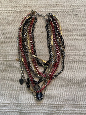 Necklace with multiple chains like new