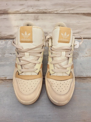 Adidas athletic shoes used, size 40, beige
