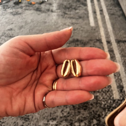 Shell earrings in stainless steel, new, gold color
