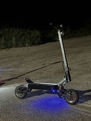 Electric scooter 72V like new, 10,000W power, 110 km/h top speed