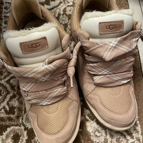 Ugg Lowmel boots like new, beige and brown, size 42