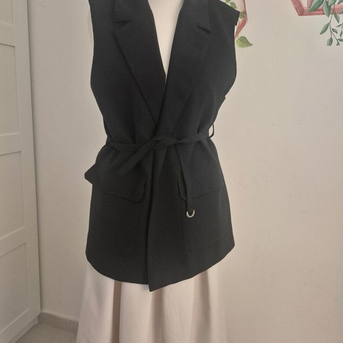 Pull & Bear vest new, black, fits XS to small medium