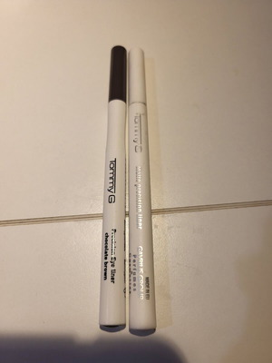 Eyeliner Tommy G matte precision liner black and Precision chocolate brown like new