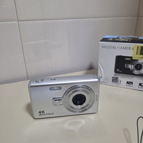 Digital Camera 4K HD 50MP with 16x powerful zoom and 32GB SD card