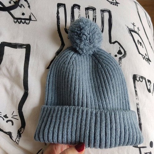 Pull & Bear knit beanie with pom pom used, blue, size S