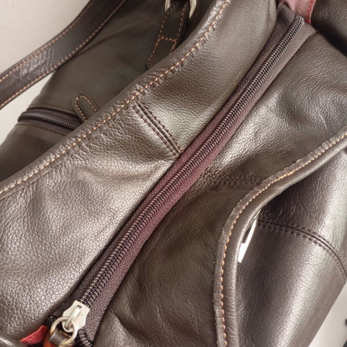 Picard leather shoulder bag like new, chocolate color