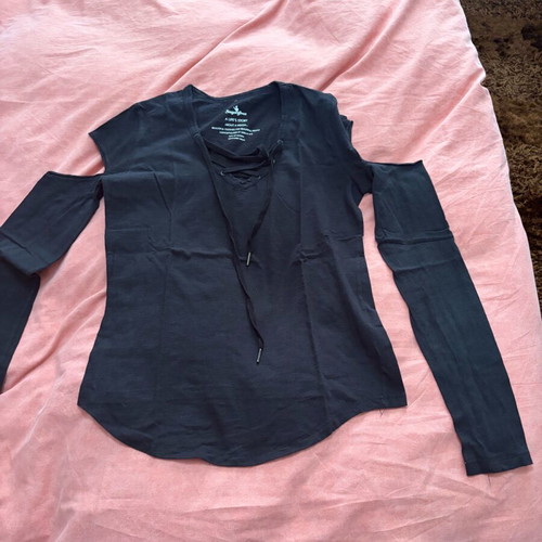 SugarFree top like new, size M, black