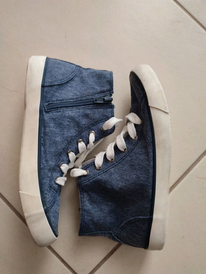 Παπούτσια Benetton για αγόρι No. 34 μεταχειρισμένα σε καλή κατάσταση