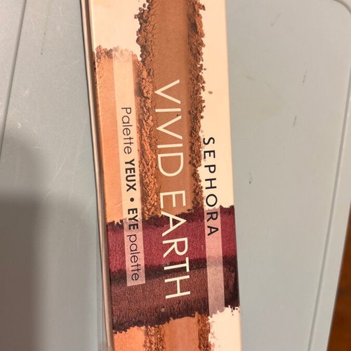 Sephora Vivid Earth Eyeshadow Palette used, earthy tones
