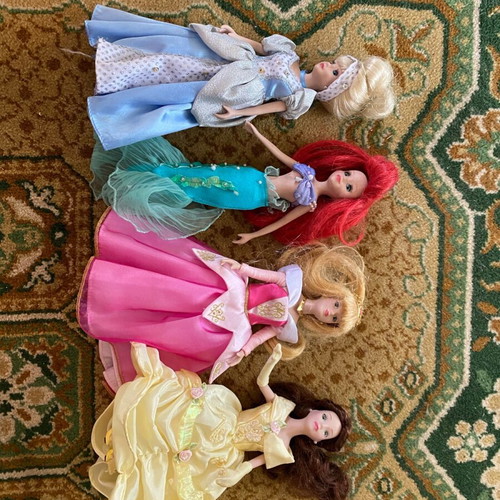 Disney princesses porcelain dolls like new