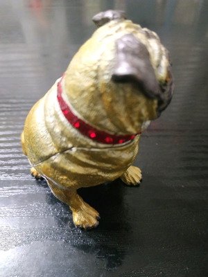 Openable clamshell doggie.