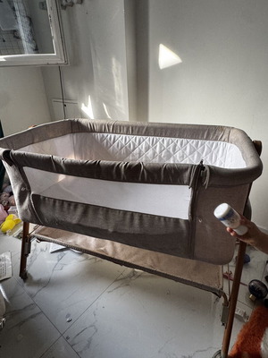 Chipolino Sweet Dreams bedside crib used with mattress and wheels