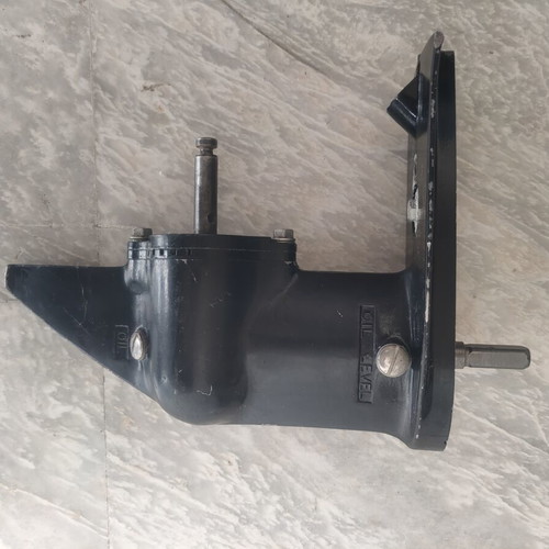 Suzuki outboard lower unit like new, suitable for canoe conversion