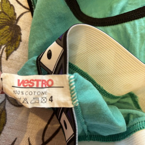 Set of 3 women's summer crop tops like new, colorful