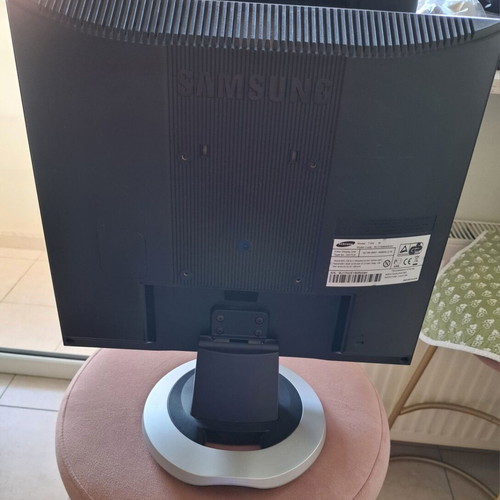 Samsung SyncMaster 710n 17" LCD Monitor used, excellent condition