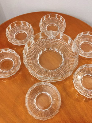 W-Kristal Vintage bowl set of 6 like new