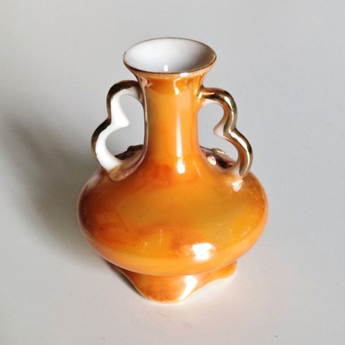 Vintage Japanese porcelain decorative vases like new