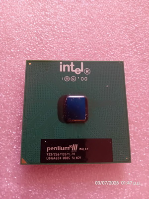 Intel Pentium III 933 MHz CPU used, Socket 370, Coppermine
