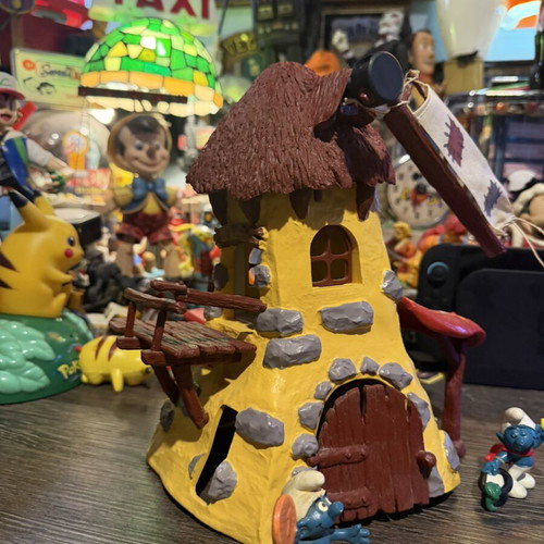Smurfs Windmill 1981 with two figures used