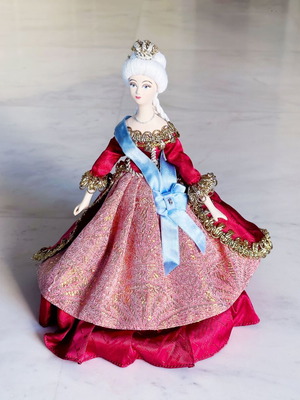 Vintage Russian porcelain doll Catherine the Great like new