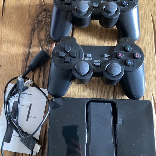 Retro gaming console with 2 wireless controllers, new