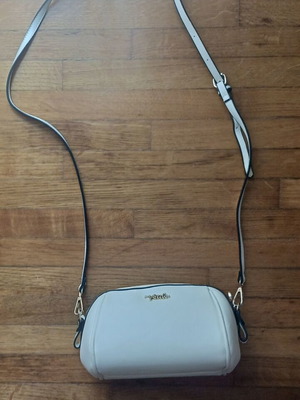 Verde small white crossbody bag used