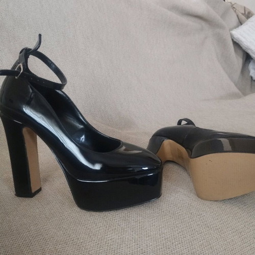 Shein black pumps like new, size 39 with thick platform